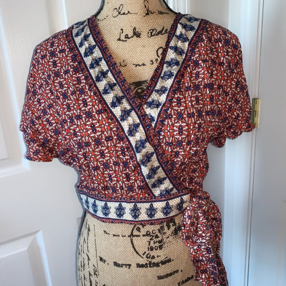 Cropped Patterned Backless Tie shirt